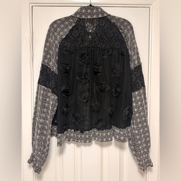 POL Eyelet Flower Pearl Detail Lace Patchwork Shirt or Shacket. - Picture 12 of 12